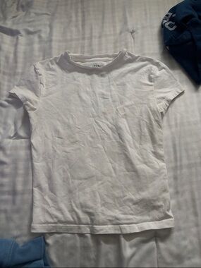 White wild fable tee shirt